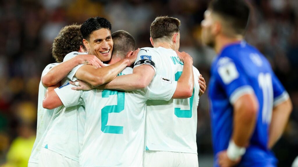 Seleção da Nova Zelândia comemorando gol contra a Nova Caledônia