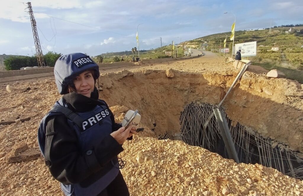 Relatórios indicam mais de 190 jornalistas mortos desde 2023, em um cenário sem precedentes para a liberdade de imprensa em zonas de conflito